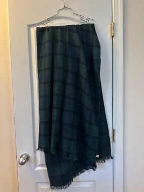 LOFT Green and Navy Plaid Fringe Scarf